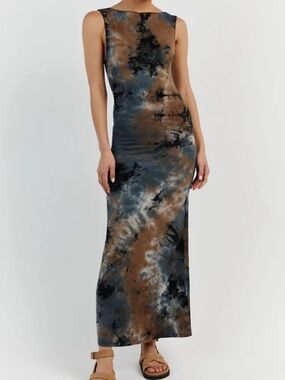 DISSH tie dye back slit sleeveless maxi dress